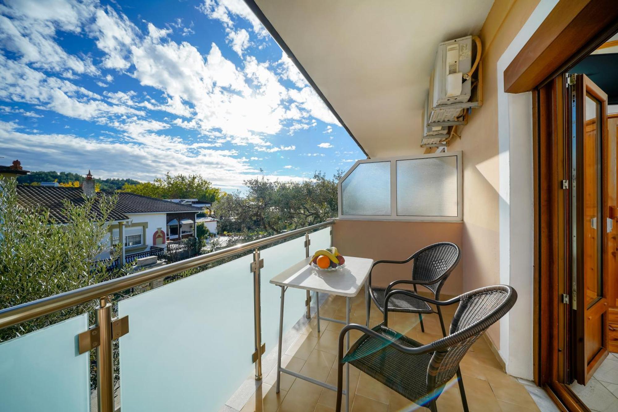 Opalium Beach Front Suites Potos Exterior photo
