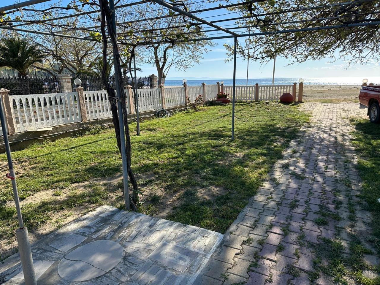 Opalium Beach Front Suites Potos Exterior photo