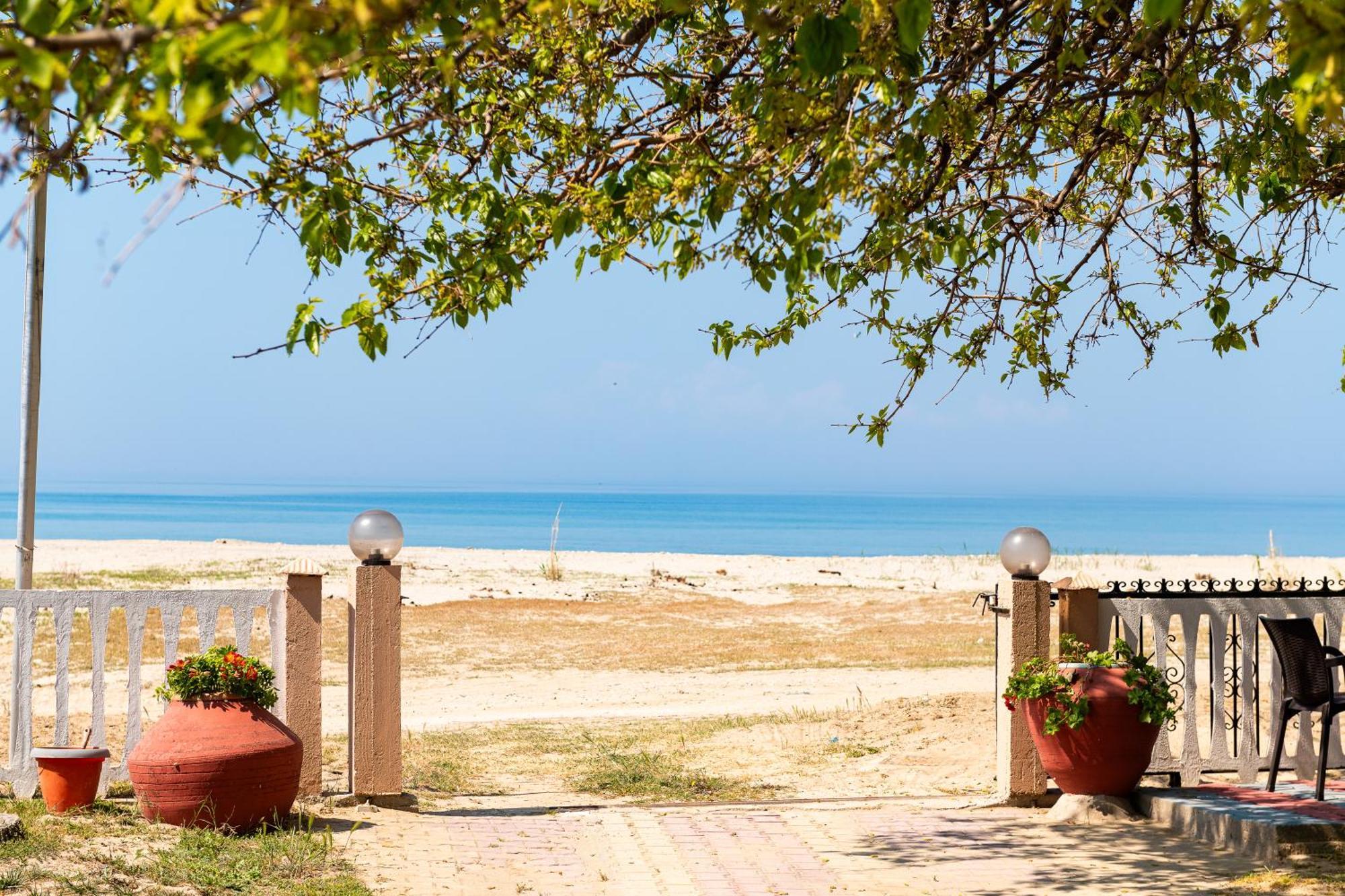 Opalium Beach Front Suites Potos Exterior photo