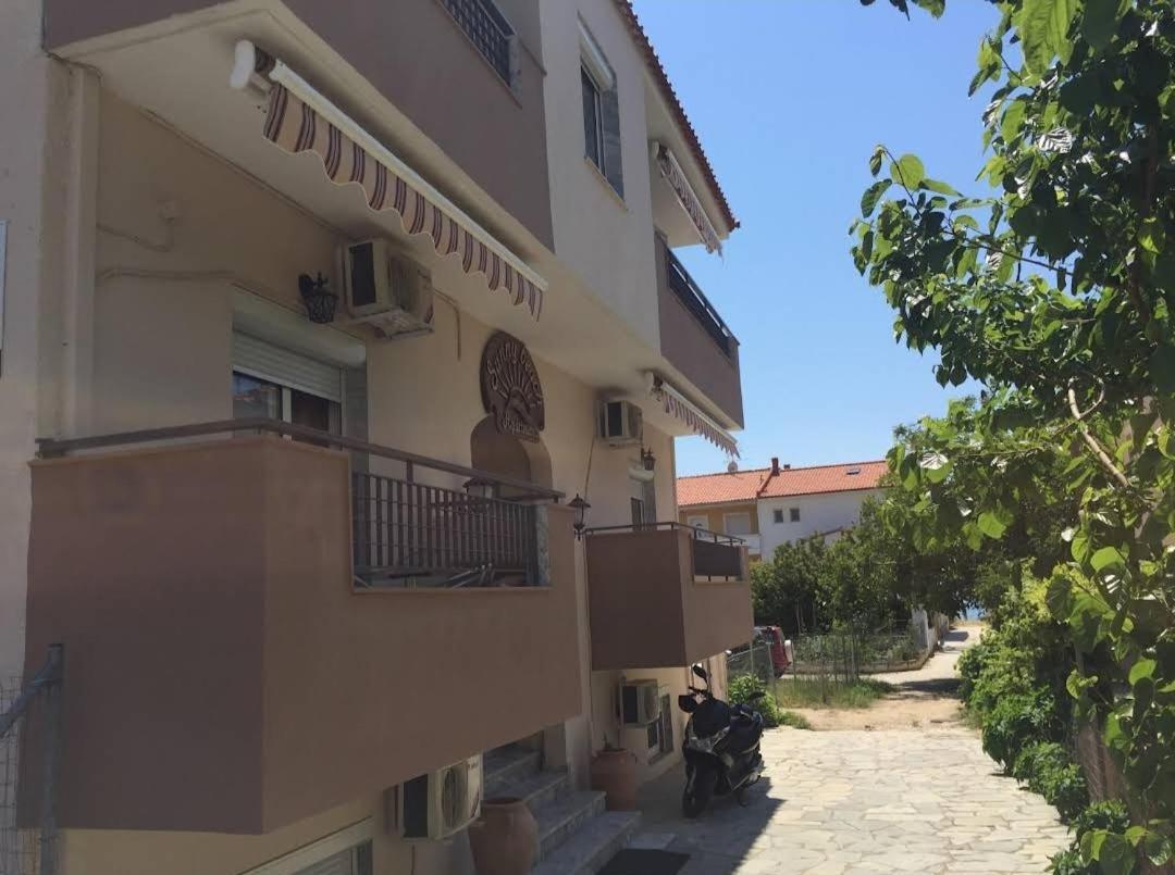 Opalium Beach Front Suites Potos Exterior photo