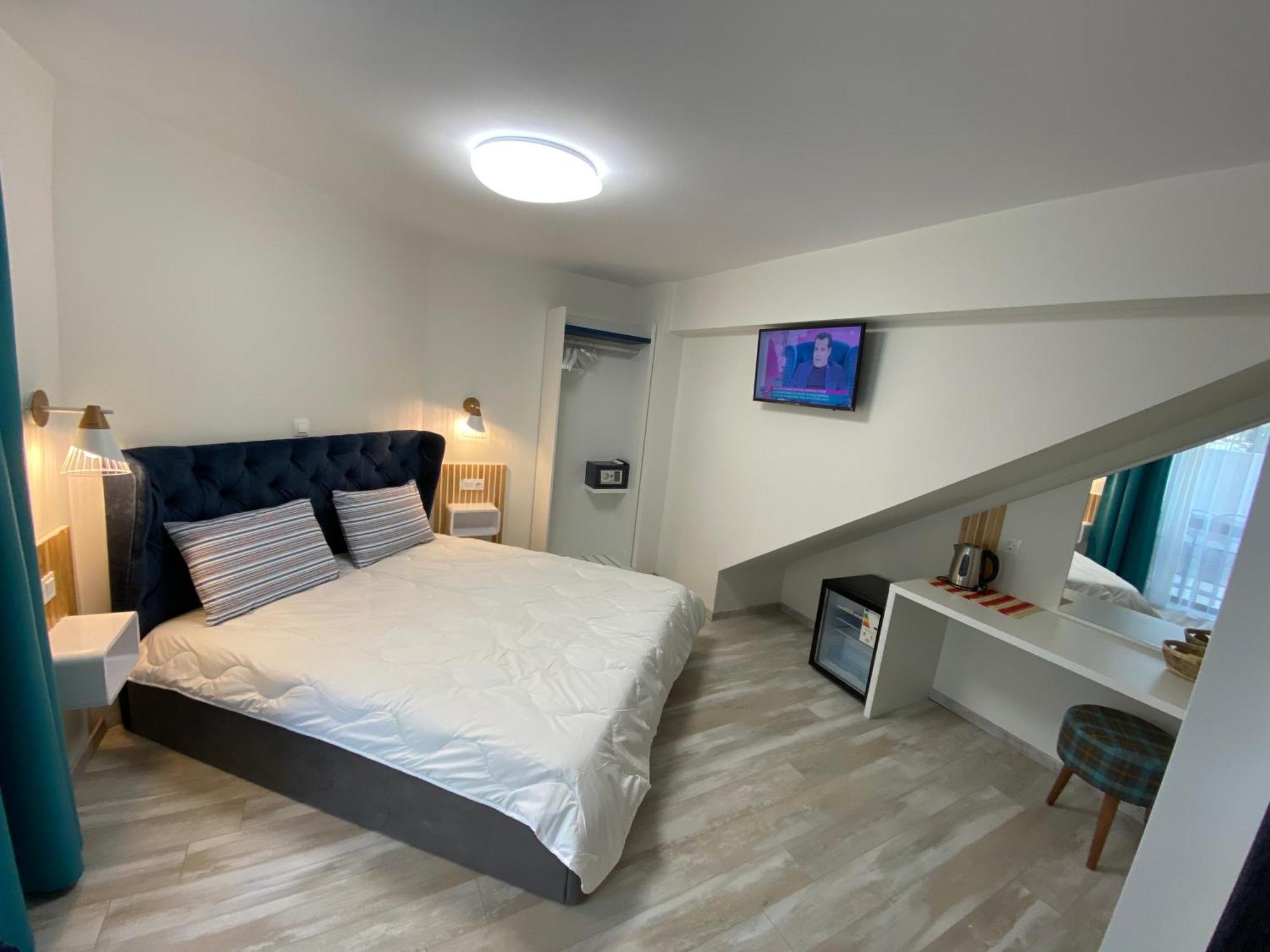 Opalium Beach Front Suites Potos Exterior photo
