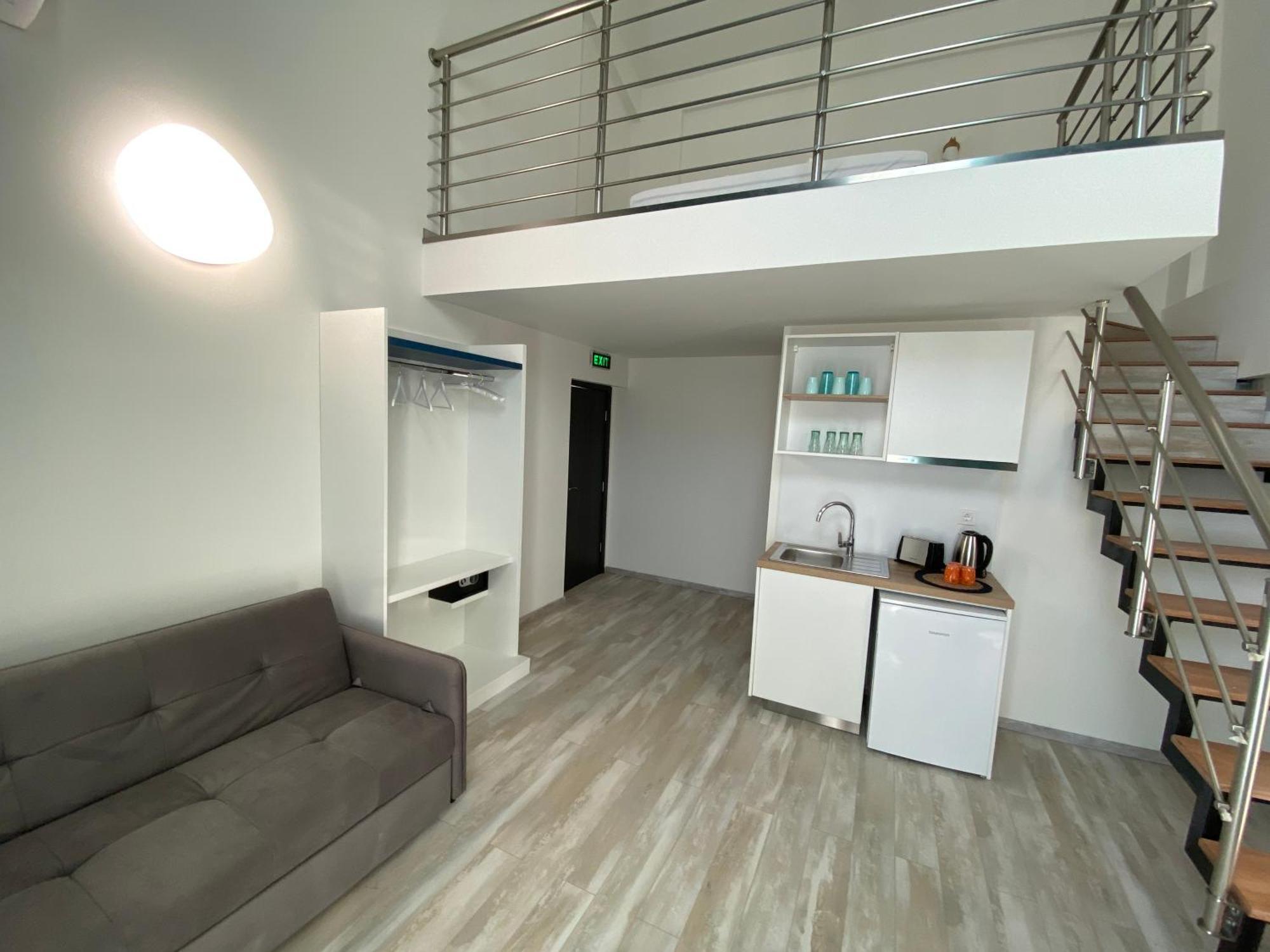 Opalium Beach Front Suites Potos Exterior photo