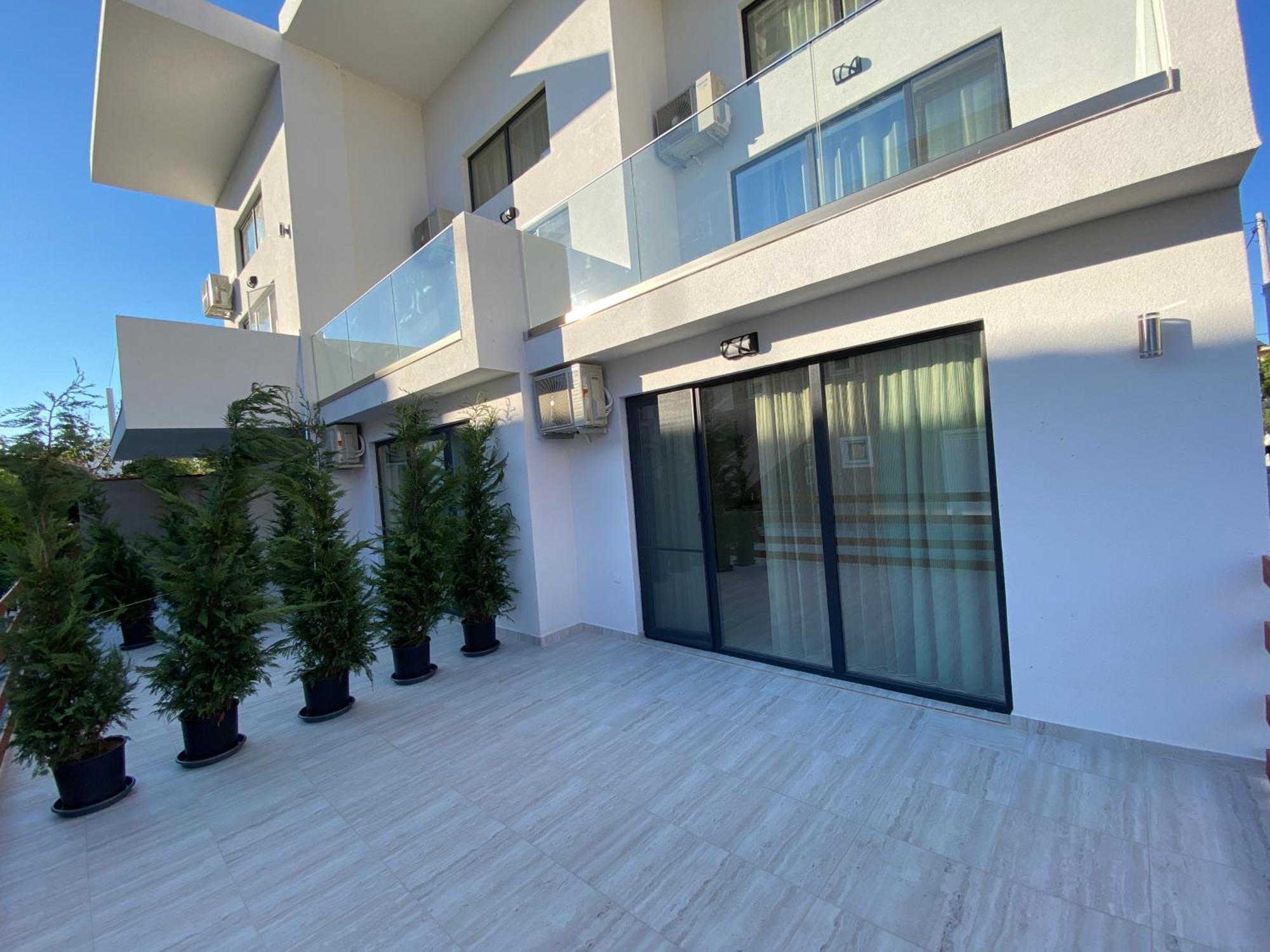 Opalium Beach Front Suites Potos Exterior photo