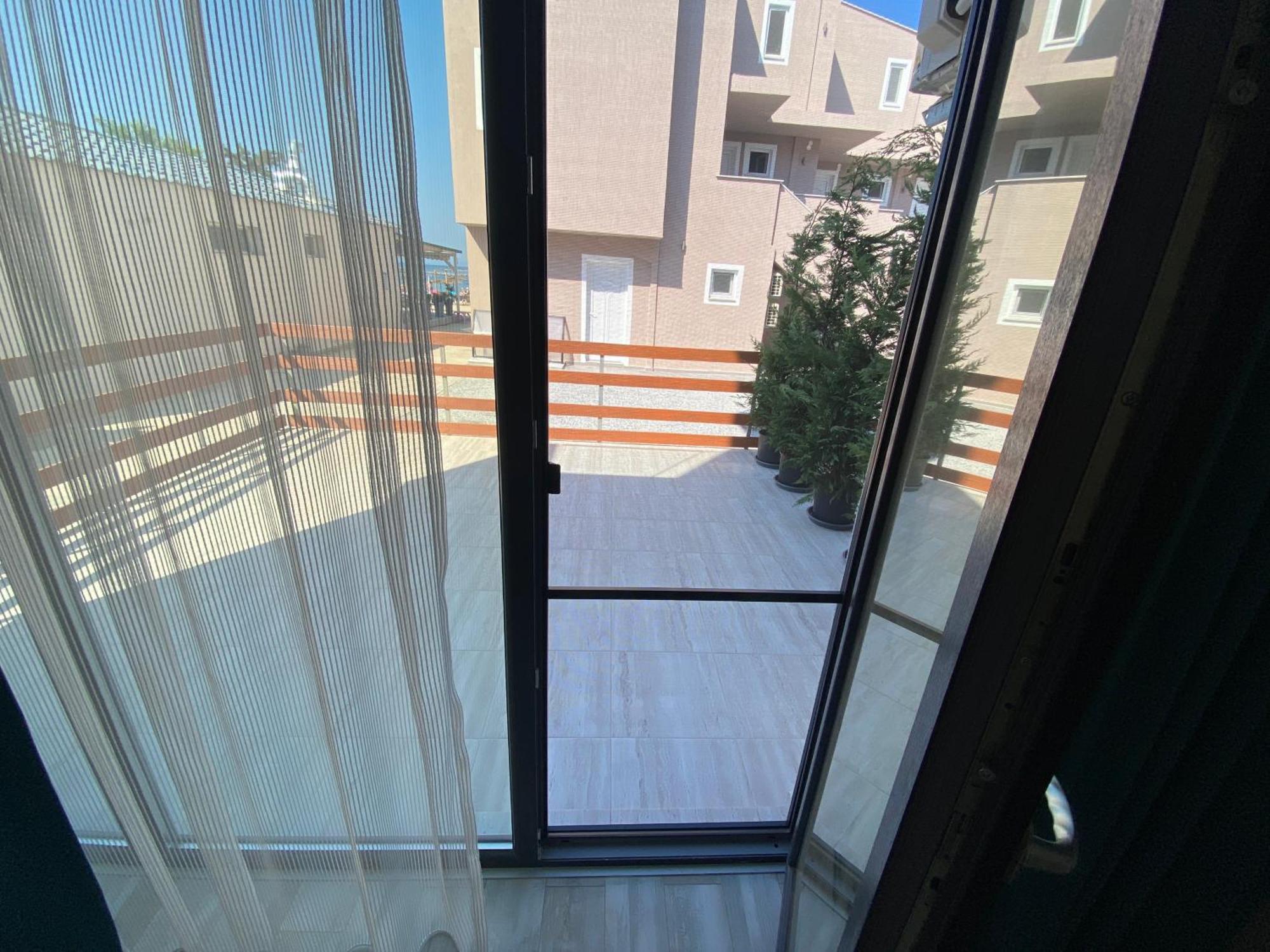 Opalium Beach Front Suites Potos Exterior photo