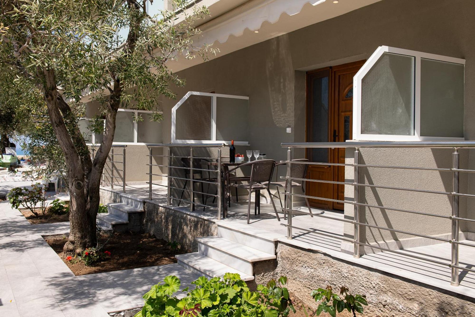 Opalium Beach Front Suites Potos Exterior photo