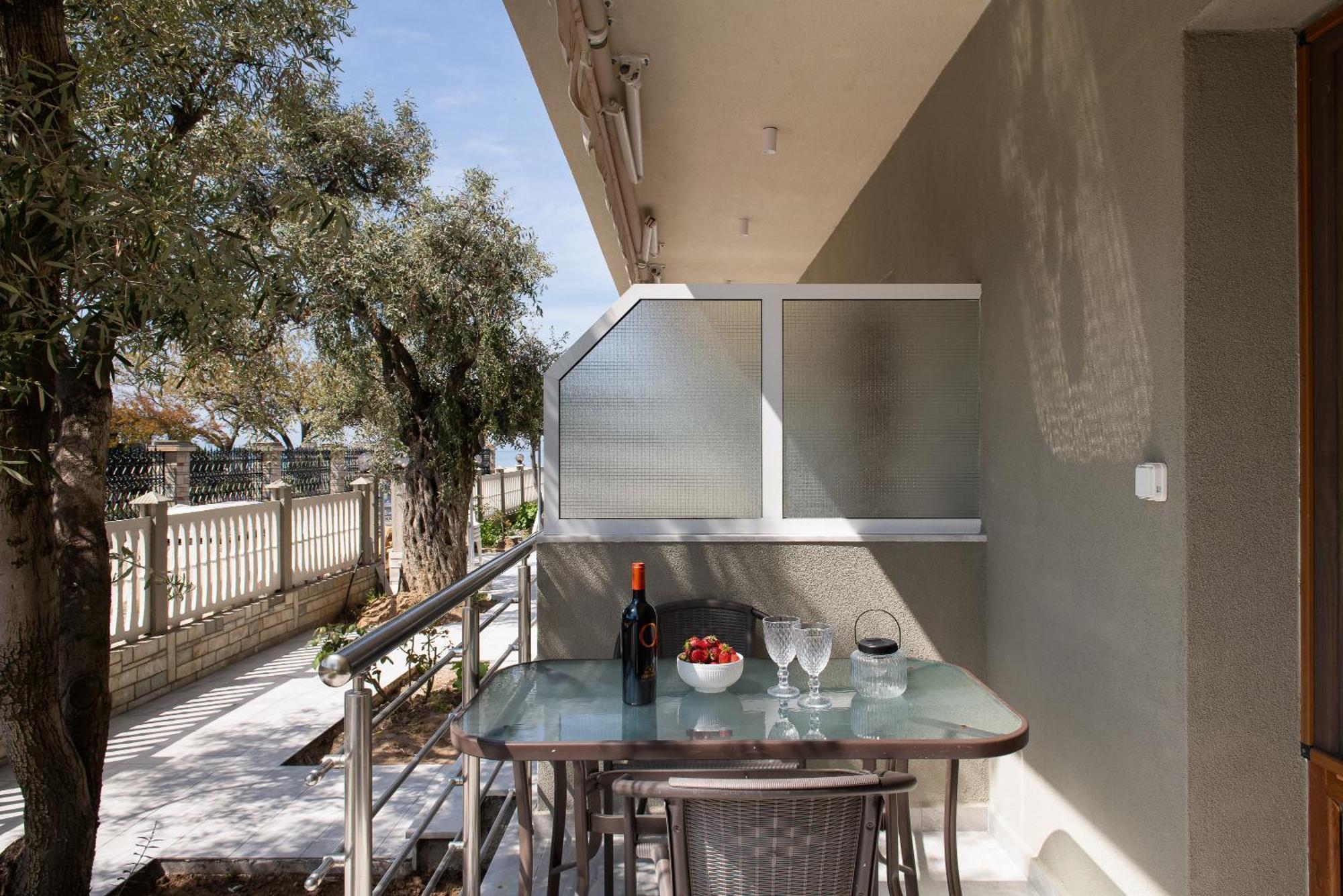 Opalium Beach Front Suites Potos Exterior photo