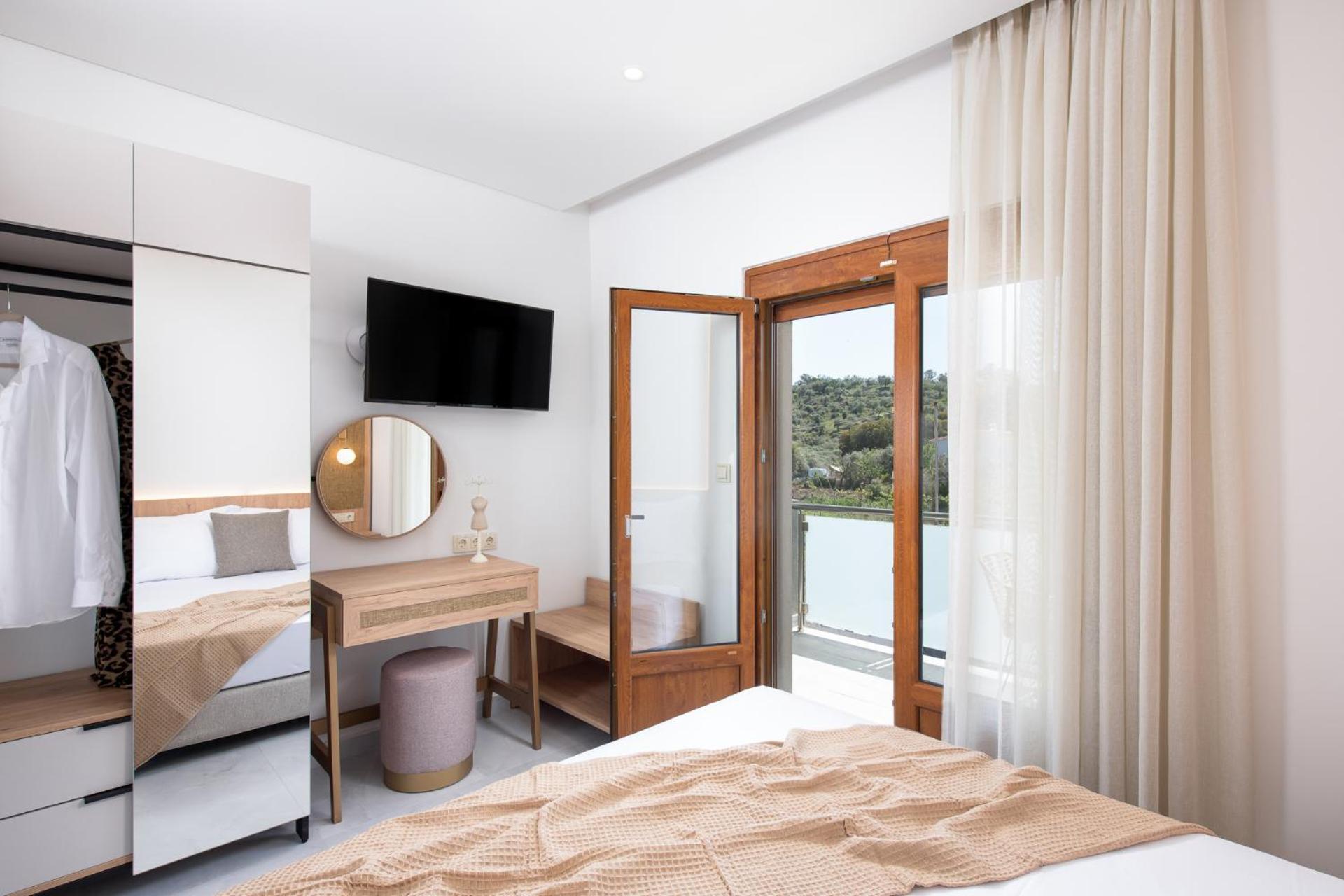 Opalium Beach Front Suites Potos Exterior photo