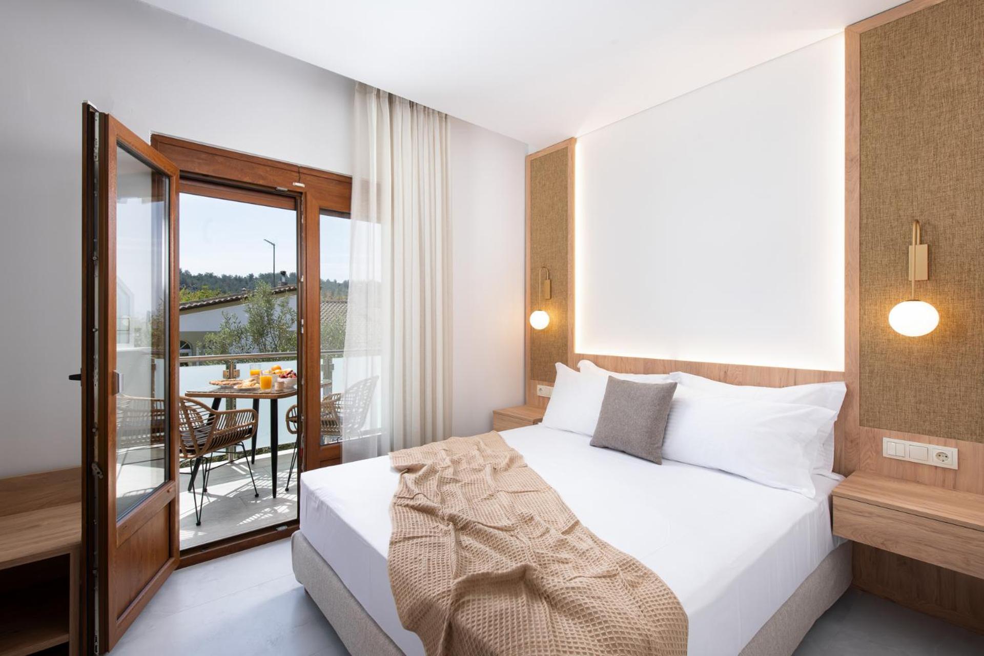 Opalium Beach Front Suites Potos Exterior photo
